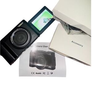 4K Ultra HD Digital Camera 16X Zoom Flip Screen Vlogging Cam + 32GB SD Card NEW